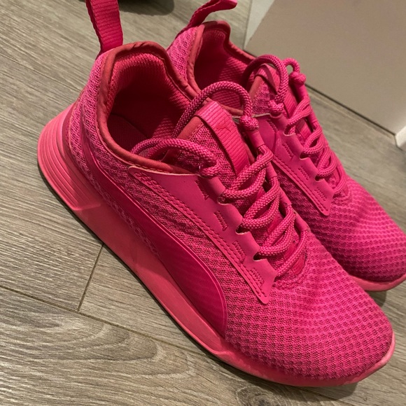 Puma pink sneakers - Picture 2 of 4